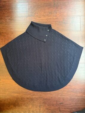 Talbots Navy Cable Knit Lambs Wool Blend Poncho Cape Sz S Button Accent NWOT